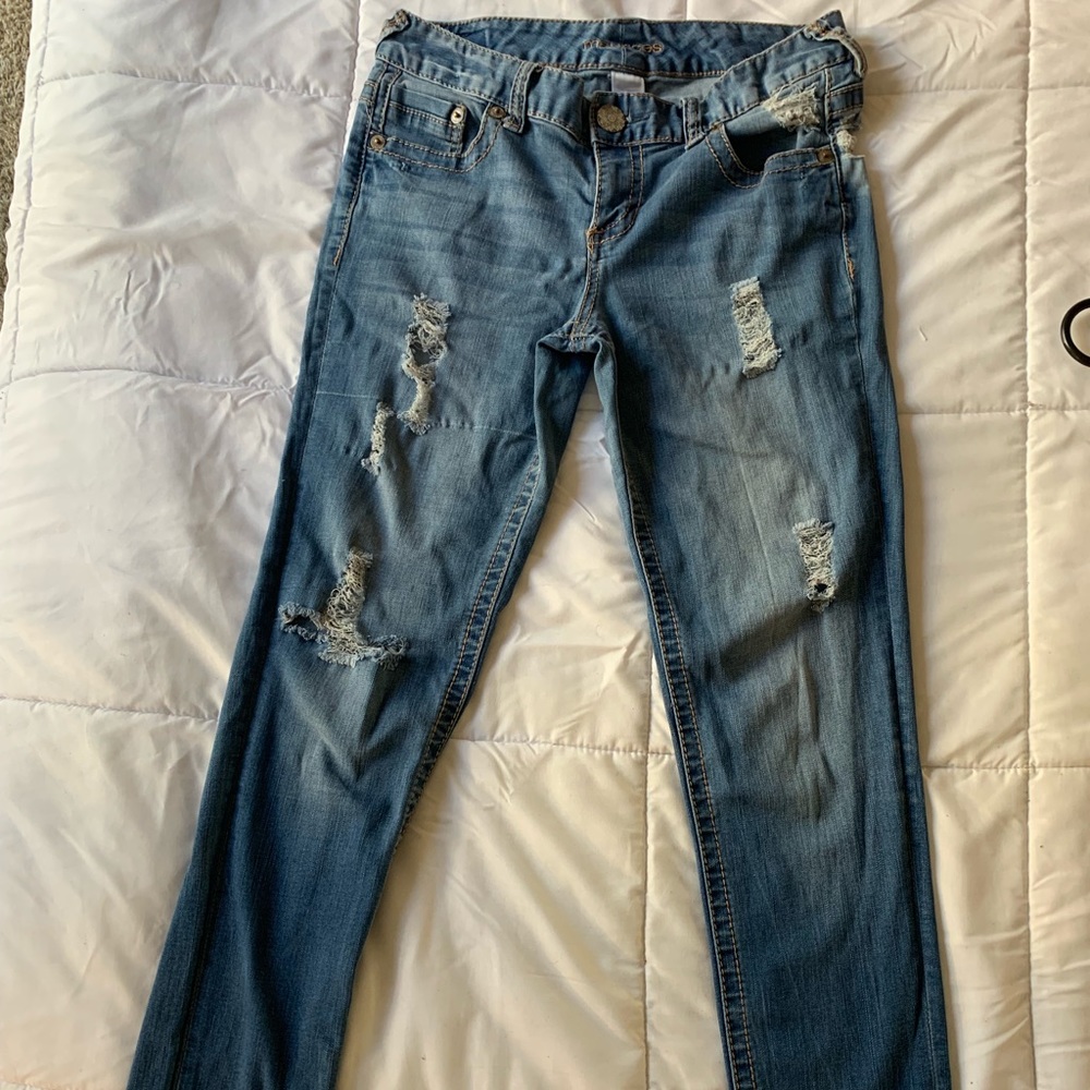 Skinny ripped jeans (size 7/8)